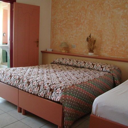 Hotel S'Ustiarvu- Nuova Gestione Cala Liberotto Exterior foto