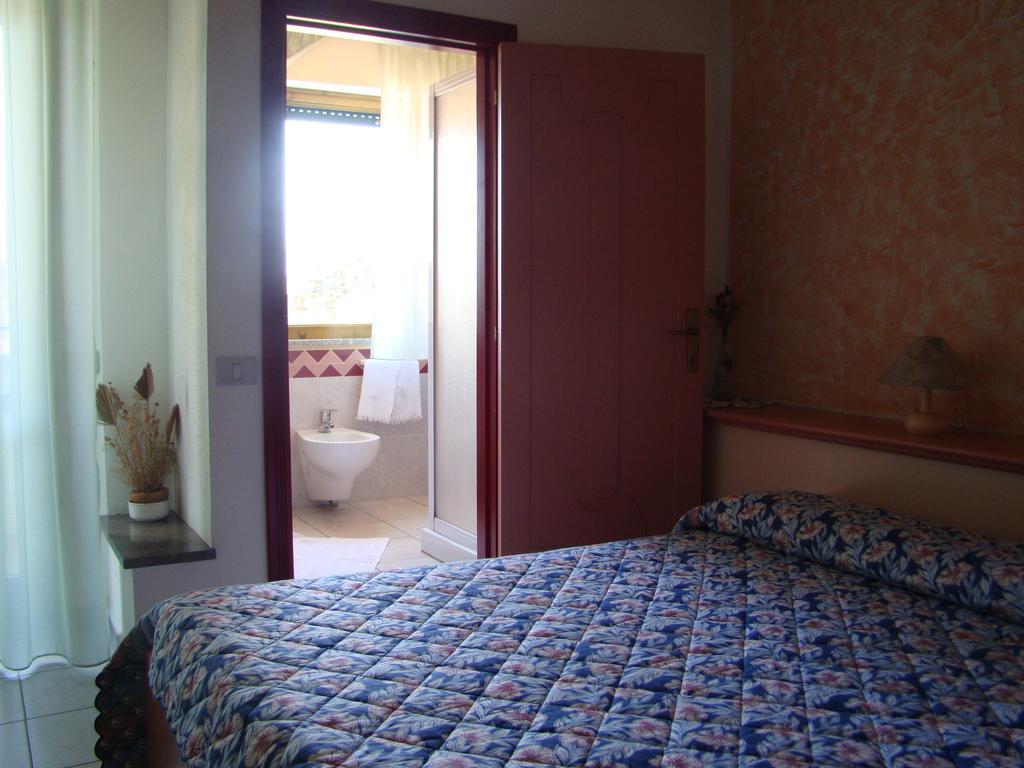 Hotel S'Ustiarvu- Nuova Gestione Cala Liberotto Exterior foto