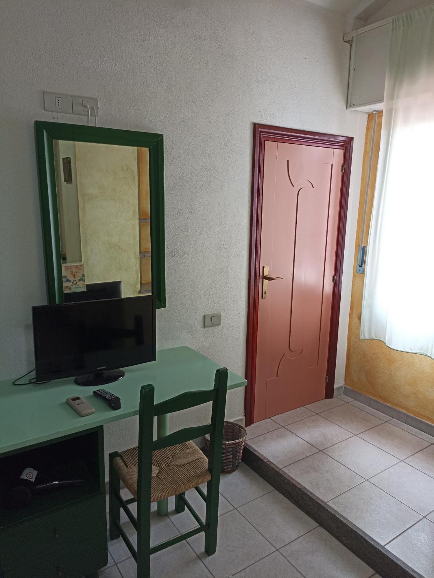 Hotel S'Ustiarvu- Nuova Gestione Cala Liberotto Exterior foto