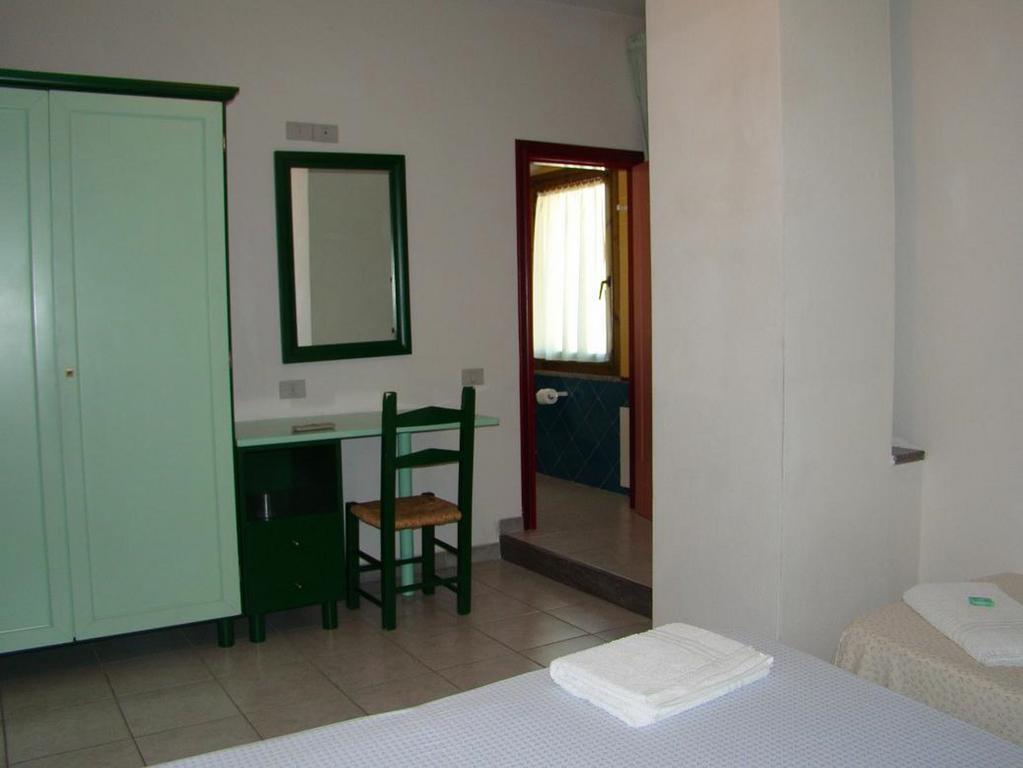 Hotel S'Ustiarvu- Nuova Gestione Cala Liberotto Exterior foto